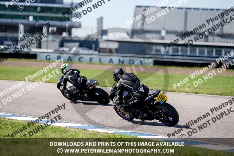 Rockingham no limits trackday;enduro digital images;event digital images;eventdigitalimages;no limits trackdays;peter wileman photography;racing digital images;rockingham raceway northamptonshire;rockingham trackday photographs;trackday digital images;trackday photos